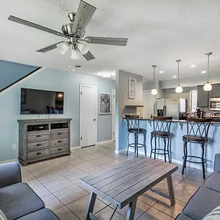 Stylish Bayfront Townhome Less Than 10 Mi To Beach!